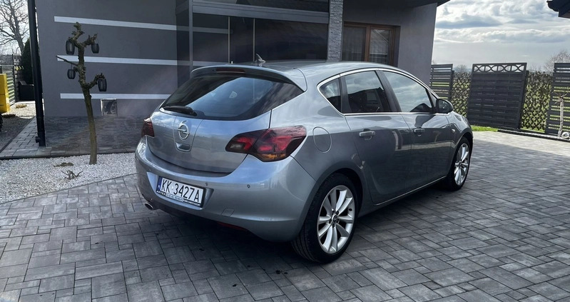 Opel Astra cena 23300 przebieg: 252432, rok produkcji 2010 z Olsztyn małe 79
